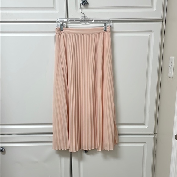 Forever 21 Dresses & Skirts - Forever 21 Pink Pleated Midi Skirt for Cocktail